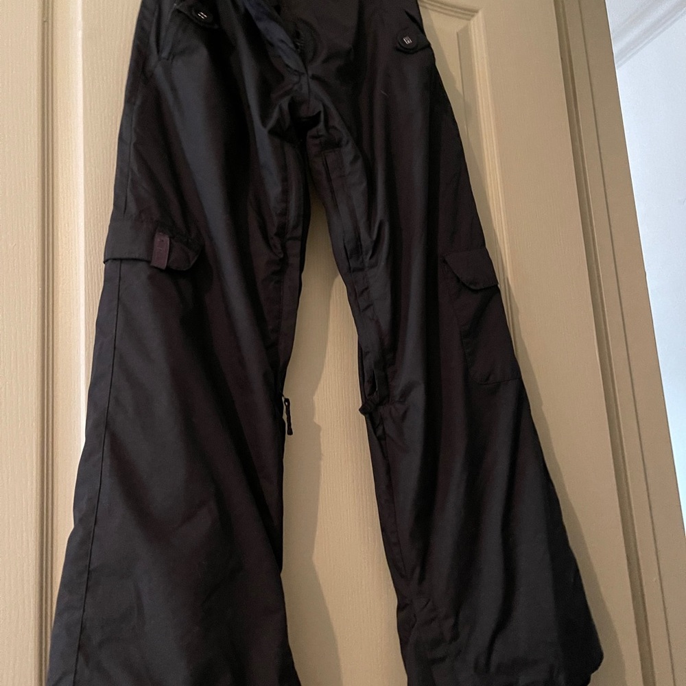 Woman’s/Juniors Warm ski/snowboard pants. XS SOLD